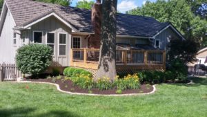 Short retaining wall edging by Evolving Landscapes in Lee's Summit, MO